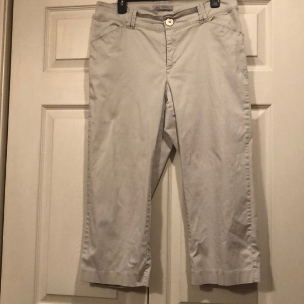 Lee Natural Slimming Capris Size 12